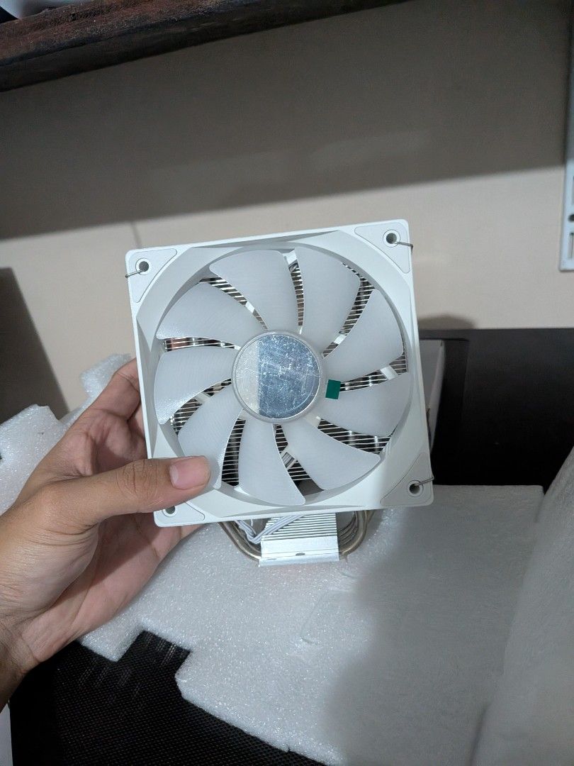 jungle leopard kf400 (Category: Computer Parts) located in Manila. Submitted by cadizjoaqu14719 (Listing ID 1462162530, Image 1). Description: ordered the wrong cooler for 939 pesos selling for unused for 800 (negotiable) or trade with peripherals stickers unpeeled(check images) Dimensions: 120 x 73 x 151 mm Fan Size: 120 x 120 x 25 mm Heat Pipes: 4 copper direct-contact heat pipes (6mm diameter) with an aluminum heat sinkFan Speed: 800 to 1800 R