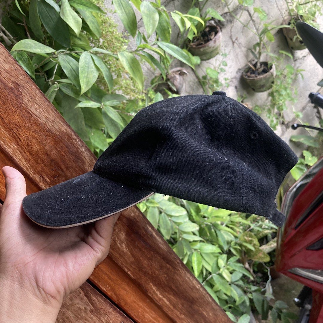 Juventus Official Licensed Black Cotton Baseball Cap (Category: Caps & Hats) located in Tanay. Submitted by marvinbendania (Listing ID 1462110137, Image 3). Description: - Official Juventus baseball cap - Made in Italy - 100% Cotton - Embroidered Juventus crest on front - Adjustable strap for a comfortable fit - Shows minor dust from storage.