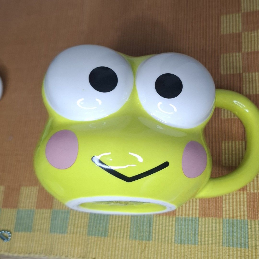 Keroppi ceramic mug (Category: Coffee & Tea Tableware) located in Adams. Submitted by frog_and_clover (Listing ID 1462246289, Image 2). Description: no damage 10/10 condition. what is you see is what you get. can message me for more picture.