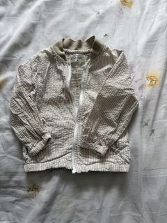 (Category: ) located in . Submitted by wintercloset (Listing ID 1462093588, Image 1). Description: .