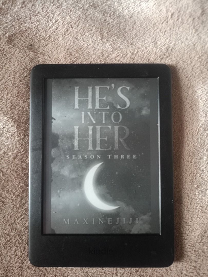 Kindle Basic 2019 10th gen (Category: E-Readers) located in Alangalang. Submitted by j.jxlxi (Listing ID 1462061498, Image 2). Description: 📍LOCATION: LEYTE Kindle Basic 2019 10th gen. No ads. Inclusions: • Kindle Basic 10th Gen — 4GB • protective case with decorative insert + sticker • Sleeve • Charging cable • Grip Condition: Used • Has scratches on the body and screen, but these do not affect reading or normal use. The scratch from the body c