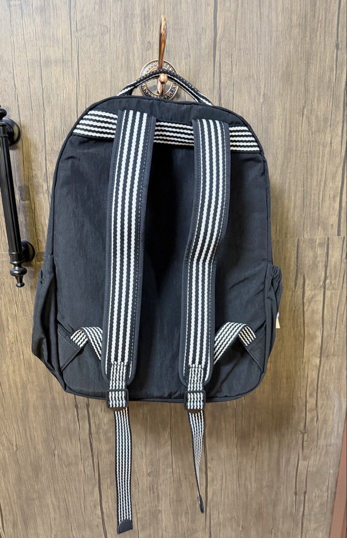 Kipling （分類：背包）位於 Hong Kong。 由 muigi_jimmy 提交（商品編號 1462043116，圖片 3）。簡介： 全新多用途背包。