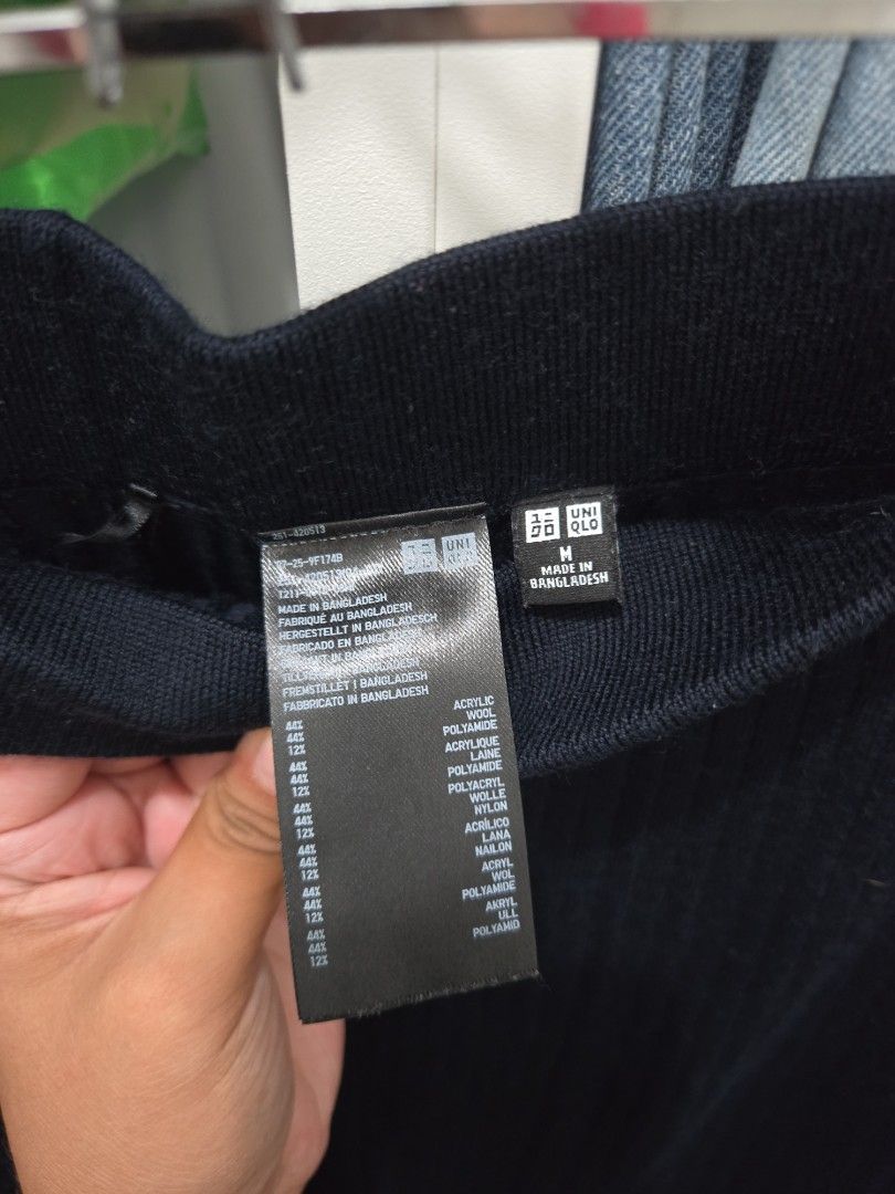 Knitted Blue Skirt - Uniqlo (Category: Skirts) located in Agoncillo. Submitted by ariannacvii (Listing ID 1462058840, Image 2). Description: 👖 Pre-Loved Knitted Blue Skirt — ₱350 Decluttering my wardrobe and letting go of this pre-loved piece! 🤍 • Size: M • Brand: Uniqlo • Condition: Like New • Price: ₱350 Easy to style and perfect for everyday wear! ✨ 📌 IMPORTANT NOTE: Some of my clothes have been stored and unused for quite some time, so the