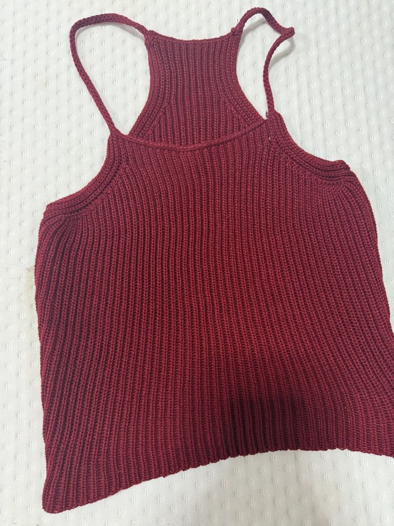 Knitted red top (Category: Sleeveless) located in Quezon City. Submitted by pinkyswearshop (Listing ID 1462093168, Image 2). Description: .