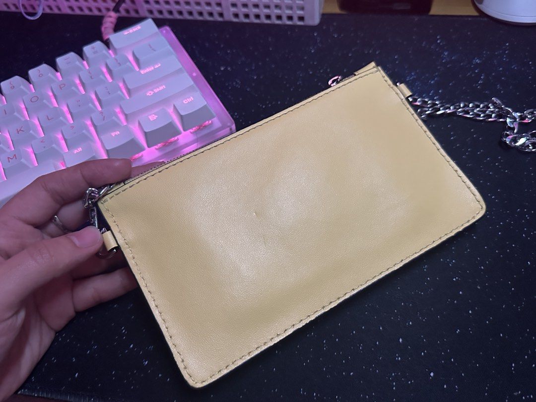 La Pagayo Wallet/ Phone sling (Category: Wallets & Card holders) located in San Pedro. Submitted by shopbykmori (Listing ID 1462253463, Image 3). Description: La Pagayo Modern (European brand) Wallet/ Phone Sling/ Card Holder.