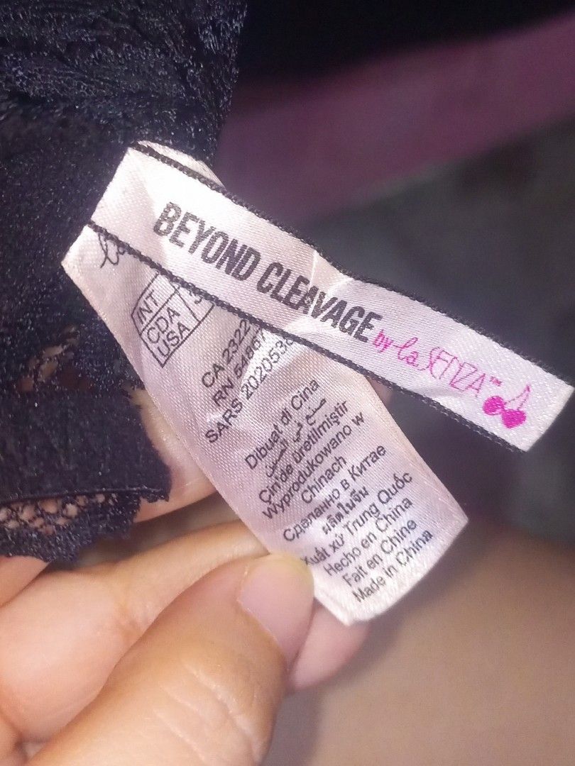 La Senza Front lock Lace Bra Size:34C (Category: Undergarments & Loungewear) located in Navotas City. Submitted by vanilla_sandalwood (Listing ID 1462100728, Image 2). Description: -Brand: La Senza -Color: Black -Front lock Push Underwire Bra -Like New -Size:34C -Good condition.