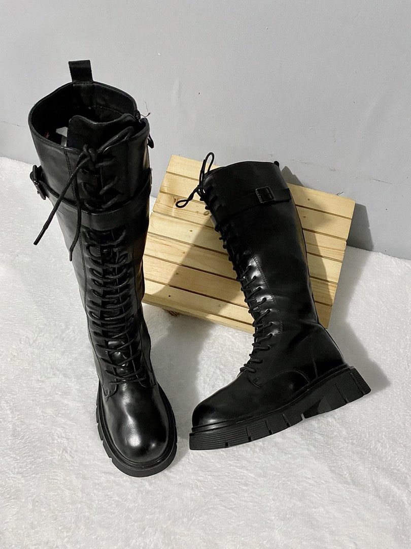 laced up boots (Category: Boots) located in Bulacan. Submitted by parapapa (Listing ID 1462166425, Image 2). Description: 36 / 23cm L - 15”.