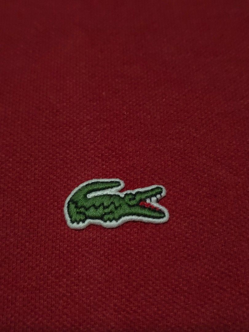 Lacoste (Category: Tshirts & Polo Shirts ) located in Abulug. Submitted by humanwhosellthings (Listing ID 1462091422, Image 3). Description: LACÒSTÈ ✅️Size: Small on tag fit to Medium ✅️Dimes: 19.5W x 26L ✅Condition: Very Good ✅Issue: may fade line kita sa pic, like new pa sana to ✅Color Rate: 9.8/10.