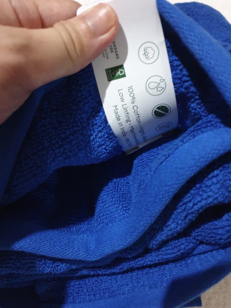 Lacoste Bath Towel - Blue (Category: Bedding & Towels) located in Las Pinas. Submitted by epitome.mnl (Listing ID 1462259299, Image 3). Description: 💎Brand New with tag 💎Lacoste 💎Size 30x52in 💎SRP 80USD 💎All items 100% original 📌MOP GCASH or BDO 📌SF Shouldered by the buyer 📌Lalamove/Grab (via sched) 📌Flash / Gogo Express Provincial 80-240 📌Meetups: Las Pinas/Alabang/Laguna via schedule.
