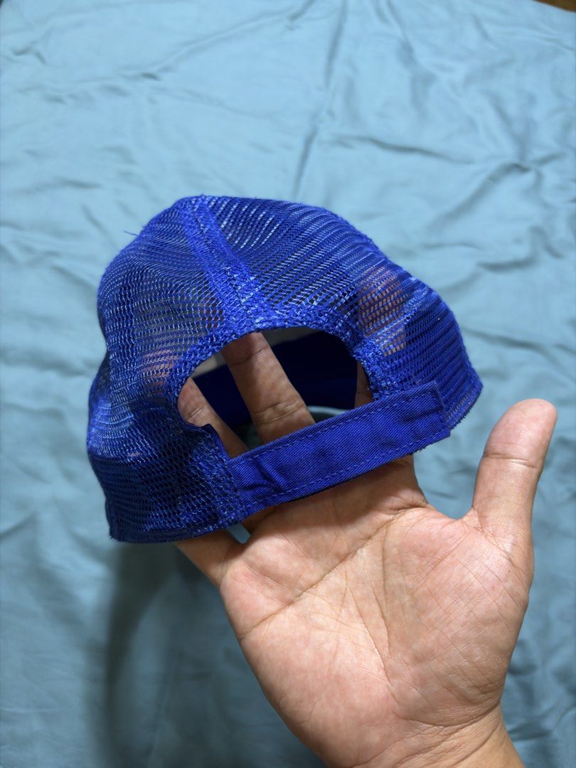 Lacoste sport net cap (Category: Caps & Hats) located in Bayambang. Submitted by frugal_vouge (Listing ID 1462183585, Image 2). Description: Need wash.