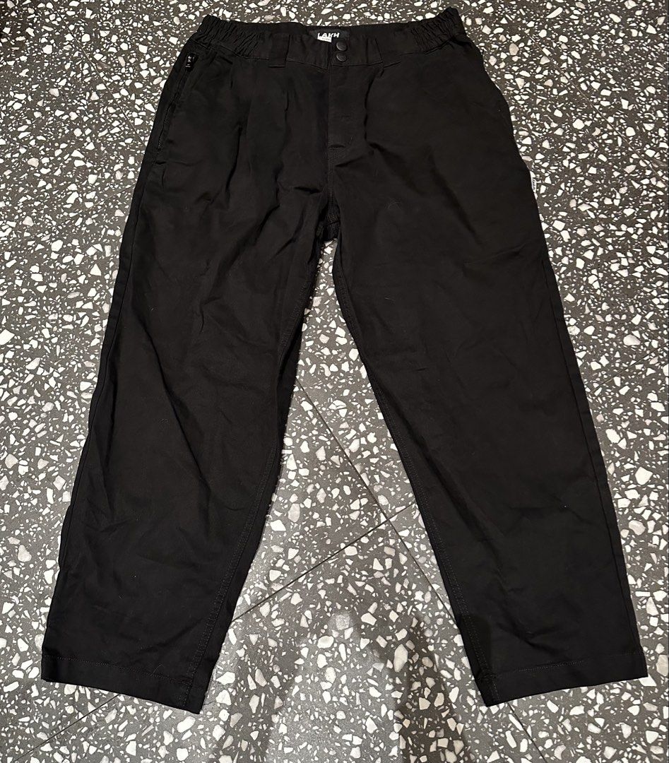 LAHK SUPPLY NYLON TECHWEAR WOVEN PANTS (Category: Jeans) located in Valenzuela. Submitted by iworoo (Listing ID 1462065463, Image 1). Description: Offer Pm 📨.