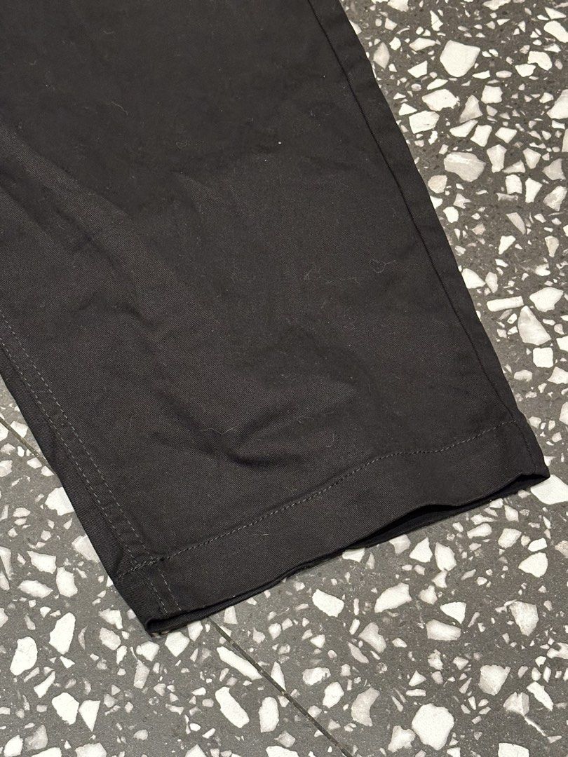 LAHK SUPPLY NYLON TECHWEAR WOVEN PANTS (Category: Jeans) located in Valenzuela. Submitted by iworoo (Listing ID 1462065463, Image 3). Description: Offer Pm 📨.