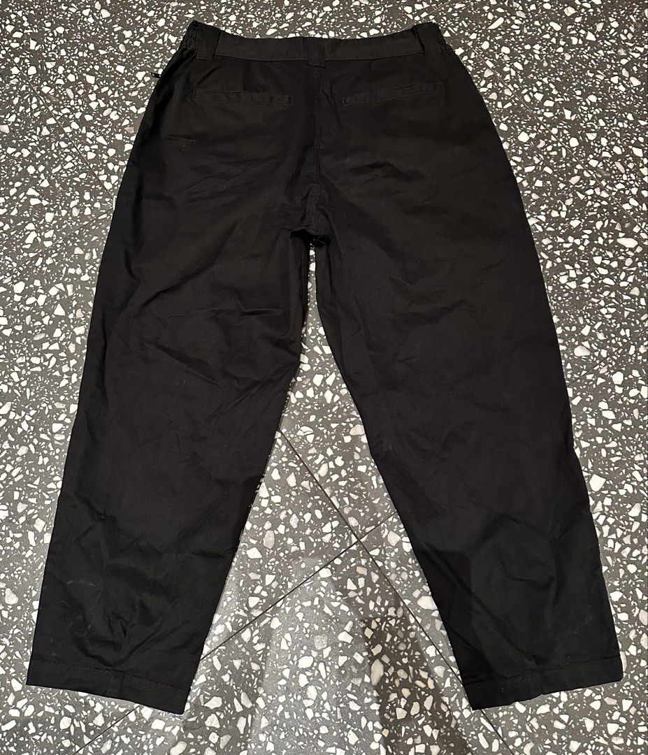 LAHK SUPPLY NYLON TECHWEAR WOVEN PANTS (Category: Jeans) located in Valenzuela. Submitted by iworoo (Listing ID 1462065463, Image 2). Description: Offer Pm 📨.