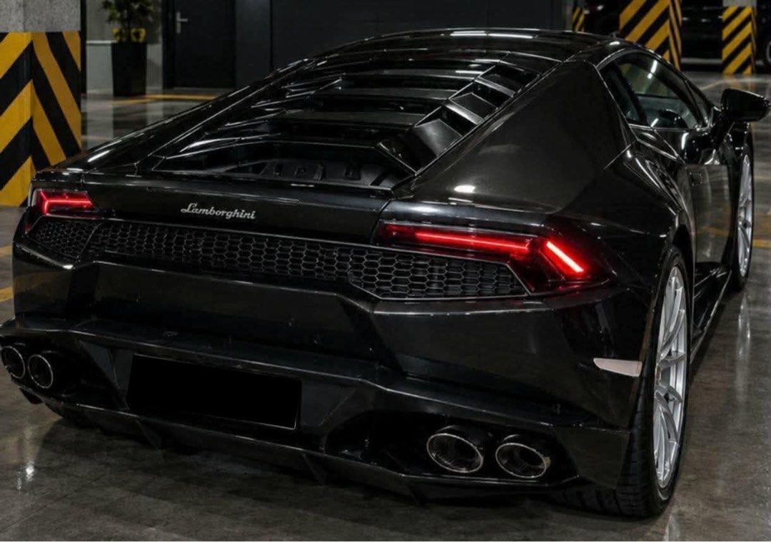 Lamborghini Huracan 610-4 Auto (Category: Used Cars) located in Manila. Submitted by quality_cars (Listing ID 1462224342, Image 3). Description: 2015 lambo huracan 610-4 15tkms Gray on black Local pga Vossen mags 15.8m.