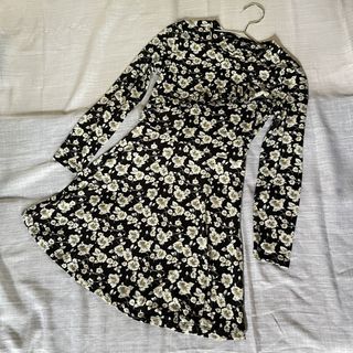 (Category: ) located in . Submitted by deartrunkcloset (Listing ID 1462164925, Image 1). Description: .