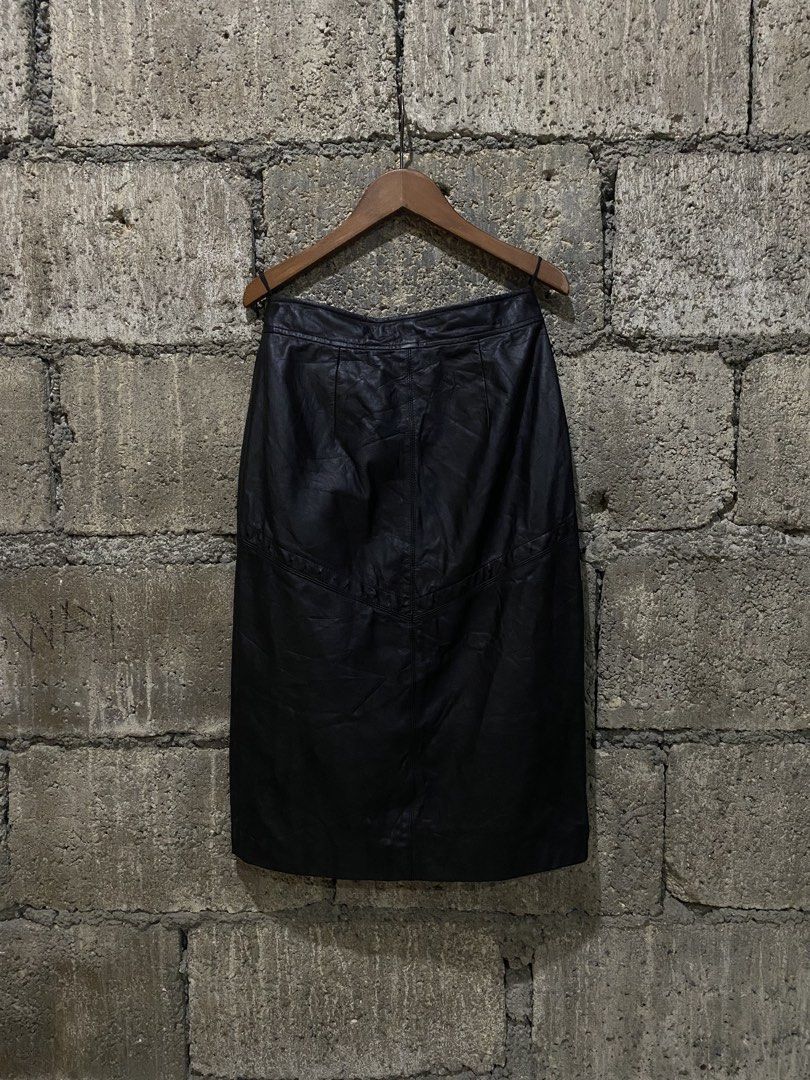 Leather skirt (Category: Skirts) located in Odiongan. Submitted by renz_john (Listing ID 1462192119, Image 2). Description: .