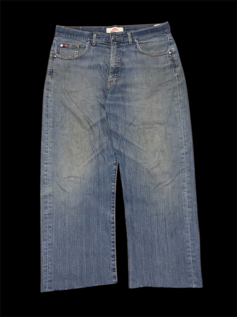 Lee Cooper Jeans (Category: Jeans) located in Quezon City. Submitted by nelldecluts (Listing ID 1462080683, Image 1). Description: FORSALE 34x38 .