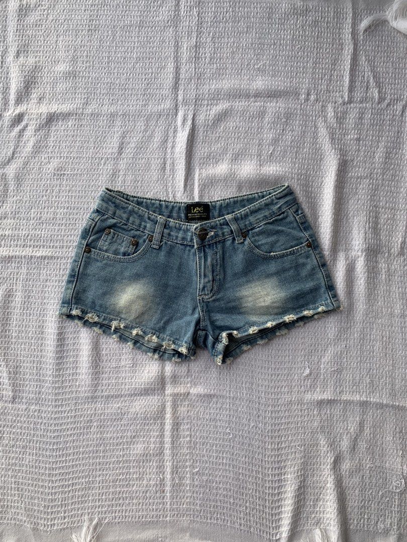LEE low waist denim shorts (Category: Shorts) located in Cebu City. Submitted by hiddenlabel (Listing ID 1462261790, Image 1). Description: Size 24-25.