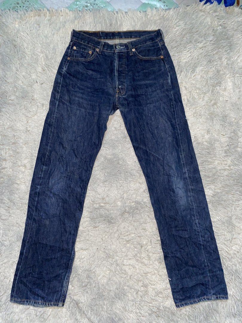 LEVIS 501 (Category: Jeans) located in Lantawan. Submitted by alfhadzrie23687 (Listing ID 1462151531, Image 1). Description: LEVIS 501 W30 L32 .