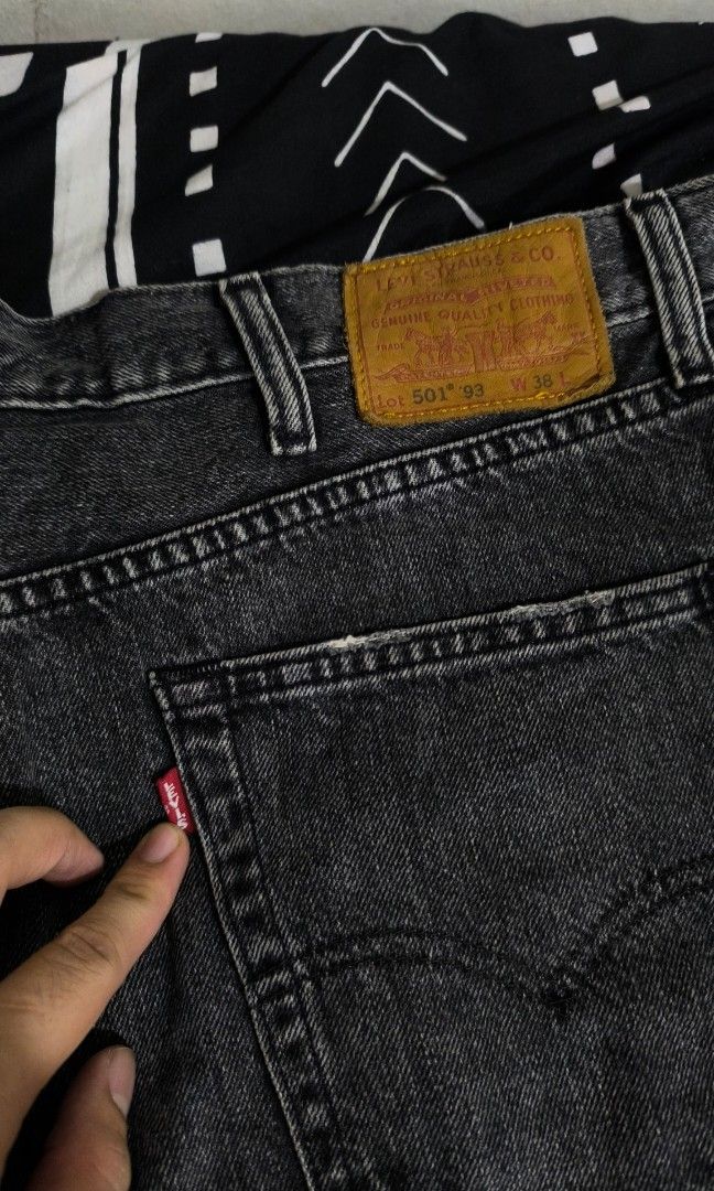 Levi's 501, 93 (Category: Shorts) located in Manila. Submitted by idelgarmentsssss (Listing ID 1462104380, Image 3). Description: for sale levi's 501 93 waist 38 issue seen in pic 650+sf okay pa for daily wear.