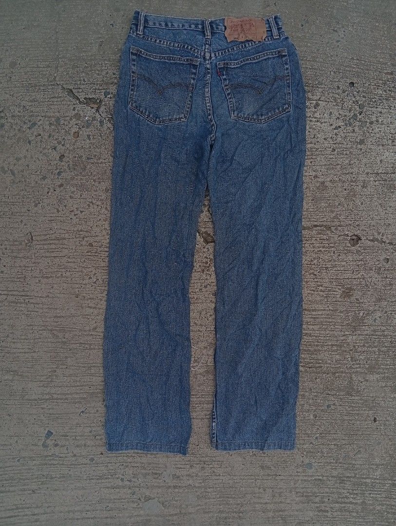Levis 501 Extended Patch (Category: Jeans) located in Manila. Submitted by jaylordfermilan (Listing ID 1462116094, Image 3). Description: Cr:9.5/10 Dimes: 29-32x40 No issue Excellent condition.