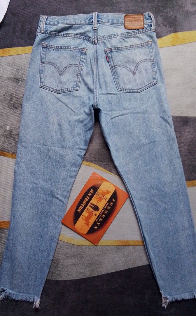 Levi's premium wedgie buttonfly (Category: Jeans) located in Calbayog City. Submitted by jen1027 (Listing ID 1462082843, Image 2). Description: LEVI'S PREMIUM WEDGIE FOR WOMEN WaterLess Buttonfly SIze 27 On Tag Best Fit 29 Actual Length 37 Hem 5.5 Made In China Good Condition Issue sign Of Use PRICE:599 + SF ⛔ PAYMENT FIRST ⛔MOP-GCASH ⛔LOCATION: Calbayog City Samar Pm⛔.