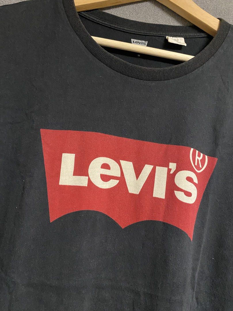 LEVIS SHIRT (Category: Tshirts & Polo Shirts ) located in Cabuyao City. Submitted by ukaythriftshirt (Listing ID 1462133179, Image 2). Description: LEVIS SHIRT GOOD CONDITION NAVY BLUE LARGE DIMES 20-27.5 COLOR RATE 8.5/10 NO ISSUE COLOR RATE ONLY - 299.