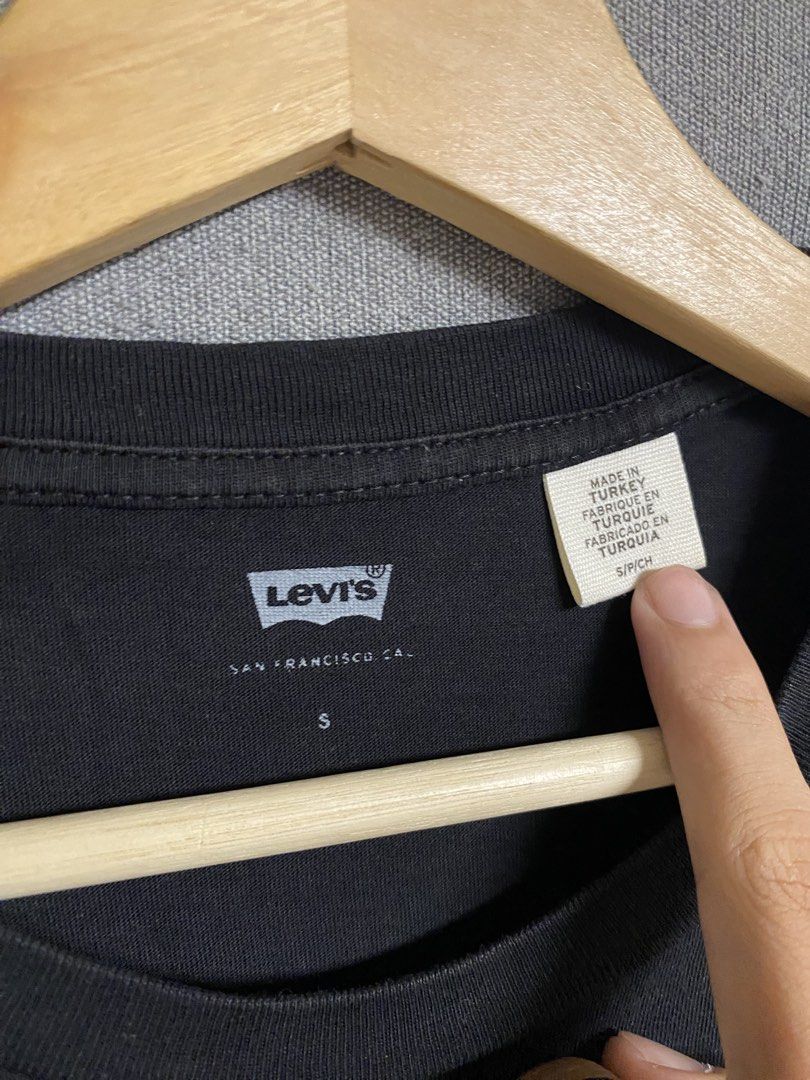 LEVIS SHIRT (Category: Tshirts & Polo Shirts ) located in Cabuyao City. Submitted by ukaythriftshirt (Listing ID 1462133445, Image 3). Description: LEVIS SHIRT GOOD AS NEW MEDIUM FIT TO SEMI LARGE DIMES 19-27 COLOR RATE 9/10 NO ISSUE - 549.