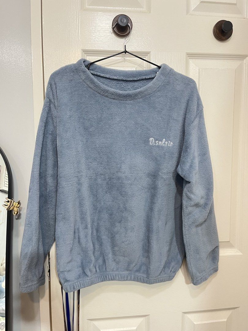 Light Blue Fleece Sweater (Category: Coats, Jackets and Outerwear) located in Santa Rosa. Submitted by rsxyen (Listing ID 1462221203, Image 1). Description: - Super soft light blue fleece sweater - Long sleeves with elasticated cuffs and hem - Small embroidered logo on the chest - Cozy and comfortable for lounging or casual wear - Perfect for cooler weather.