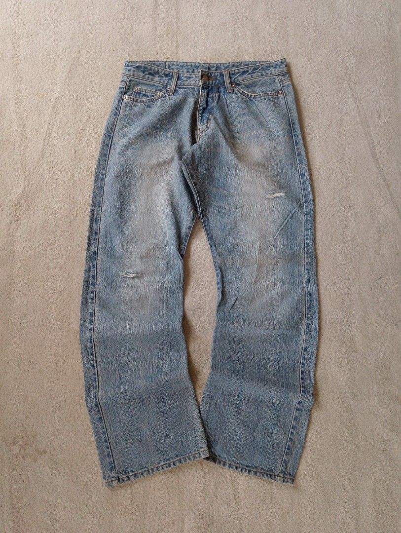 Light Wash Distressed Denim Jeans (Category: Jeans) located in Caloocan City. Submitted by sharpthreads18 (Listing ID 1462074470, Image 1). Description: COCOLULU Light Blue Washed Bootcut ‎________________ ‎📏DIMES (INCHES) ‎• Waist / 31 (26 on tag) ‎• Length / 40 ‎• Thigh / 12 ‎• Hem / 9 ‎________________ ‎🧷DETAILS ‎• Issue: very minimal heeldrag & yellow stains on back print ‎• Need wash ‎• Excellent Condition ‎• MidHard, MidThick, and MidHeav