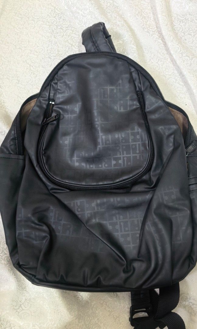 Like New Ravi Ravi backpack (Category: Backpacks) located in Tuguegarao City. Submitted by zenphoenix-7ad615 (Listing ID 1462074348, Image 1). Description: Ravi Ravi Japan backpack Black color 10 by 13 inches.