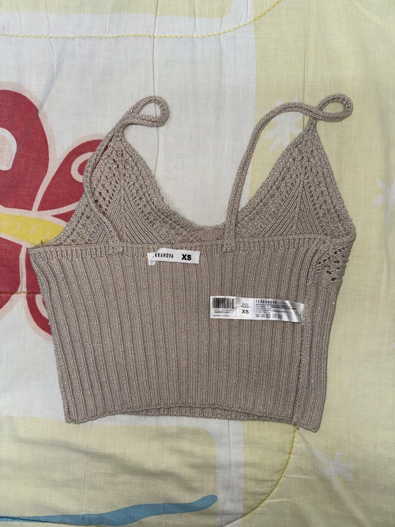 [LIKE NEW] Terranova Sparkly Tank Top (Category: Others Tops) located in Malabon City. Submitted by yongbokbrownies (Listing ID 1462135722, Image 2). Description: 📝 Too small on me 💲MOP: GoTyme.