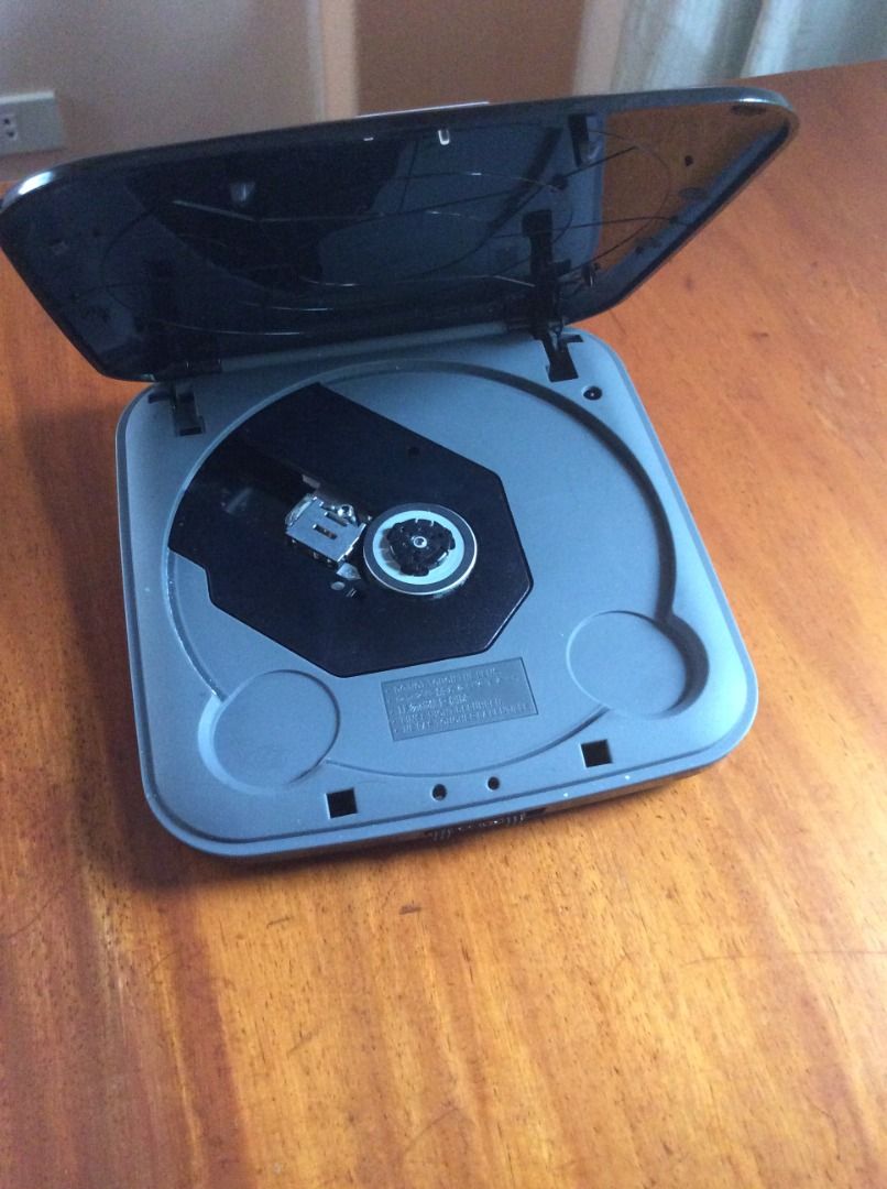 Lite-On eTDU108 DVD-ROM Drive External USB (Category: Hard Disks & Thumbdrives) located in Silang. Submitted by lorenzo0000 (Listing ID 1462080855, Image 3). Description: - Lite-On eTDU108 External DVD-ROM Drive - Connects via USB - Tested and confirmed working - Includes USB cable - Ideal for modern laptops lacking built-in optical drives.