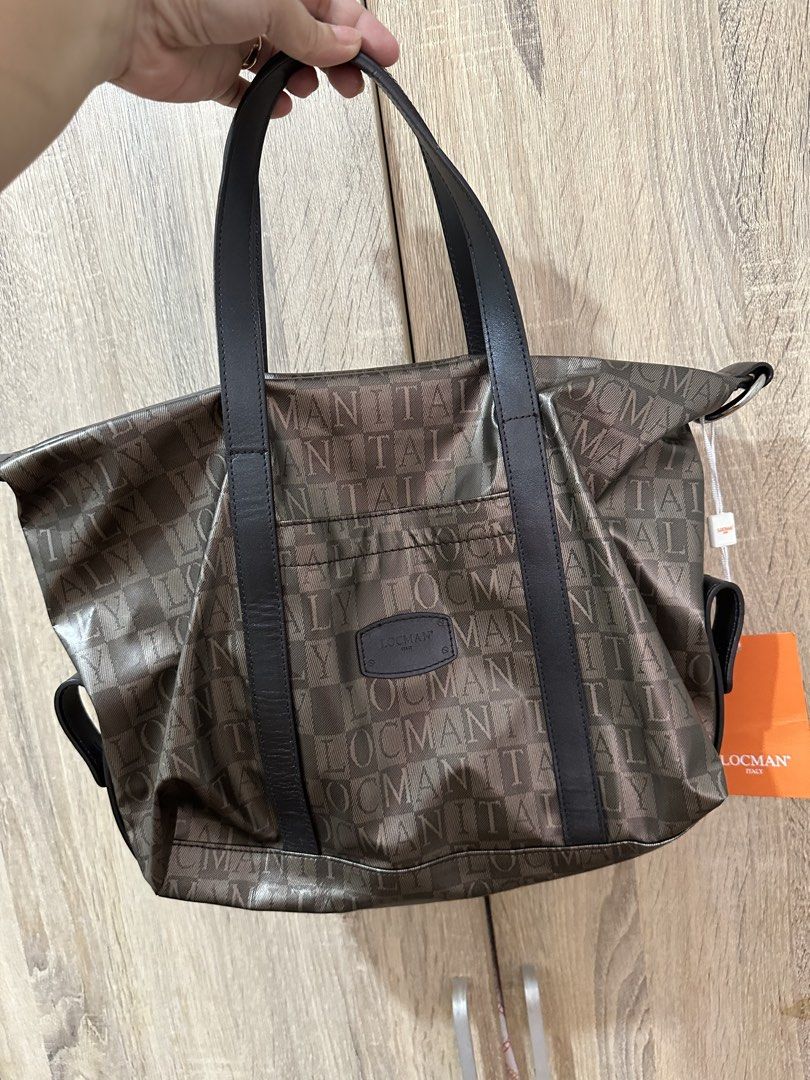 Locman Italy Bag (Category: Shoulder Bags) located in Marikina City. Submitted by lad_23 (Listing ID 1462110152, Image 1). Description: .