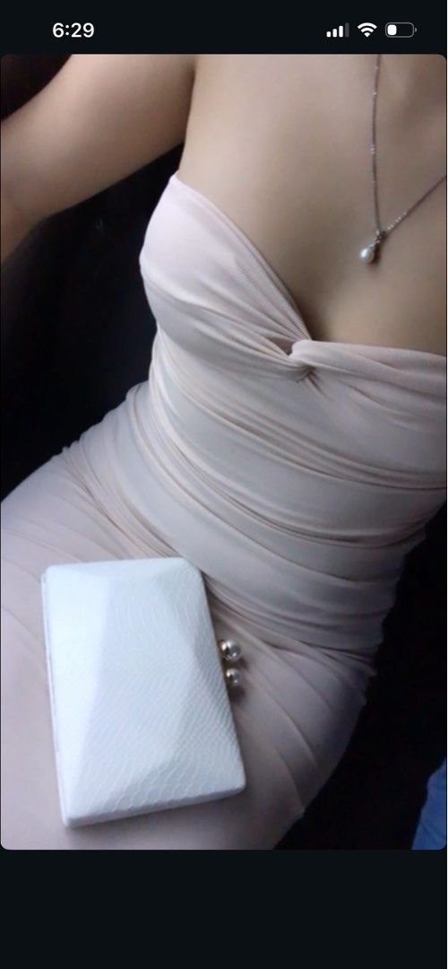 Long elegant dress (Category: Dresses) located in Manila. Submitted by pattherreraa (Listing ID 1462166222, Image 1). Description: Length : 157 cm RFS : used twice for an event and wont use it again SIZE : MEDIUM TO LARGE bought it for 1000 pesos.