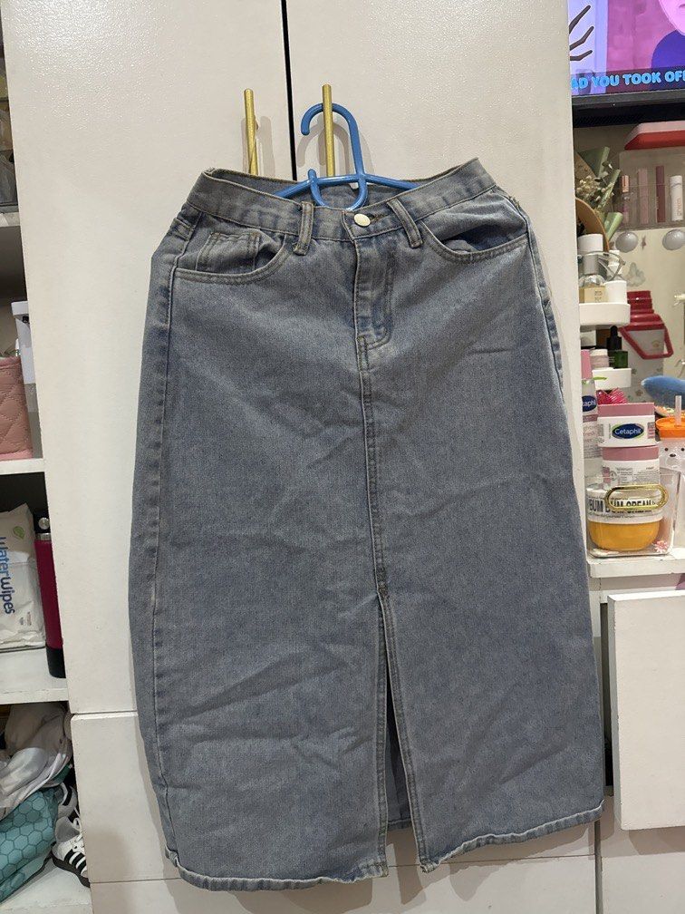 Long skirt (Category: Skirts) located in Imus. Submitted by mysticstar_f121de (Listing ID 1462098255, Image 1). Description: .