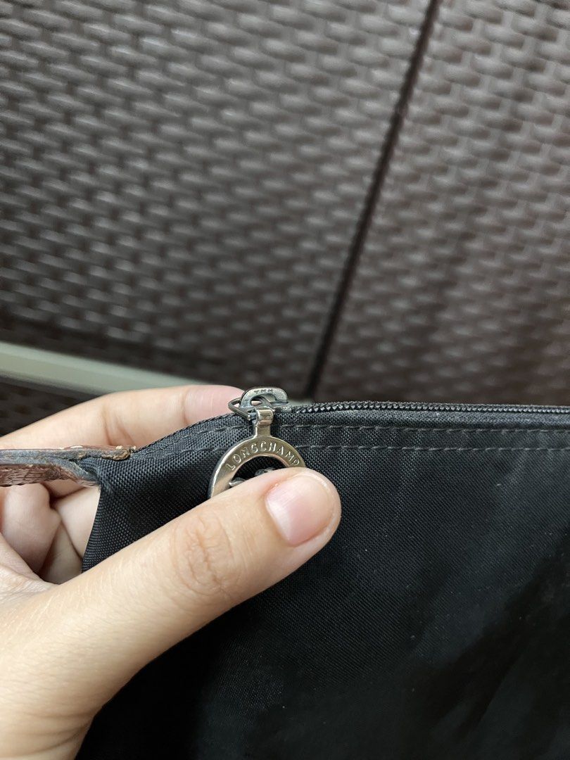 Longchamp handbag medium to large (Category: Shoulder Bags) located in San Jacinto. Submitted by kellysthrift_ (Listing ID 1462058730, Image 3). Description: Longchamp in black.