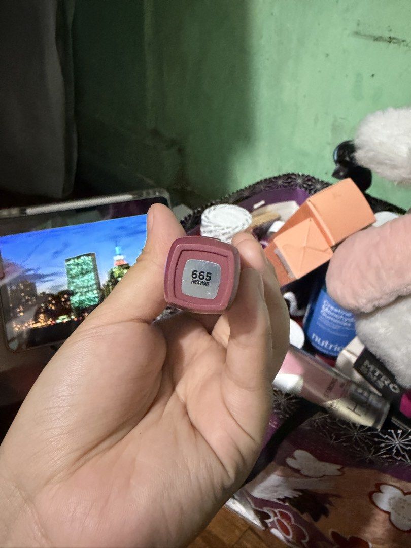 Loreal Paris Lipstick (Category: Makeup) located in Quezon City. Submitted by berrystrawng (Listing ID 1462111992, Image 2). Description: used once only rfs: affiliate.