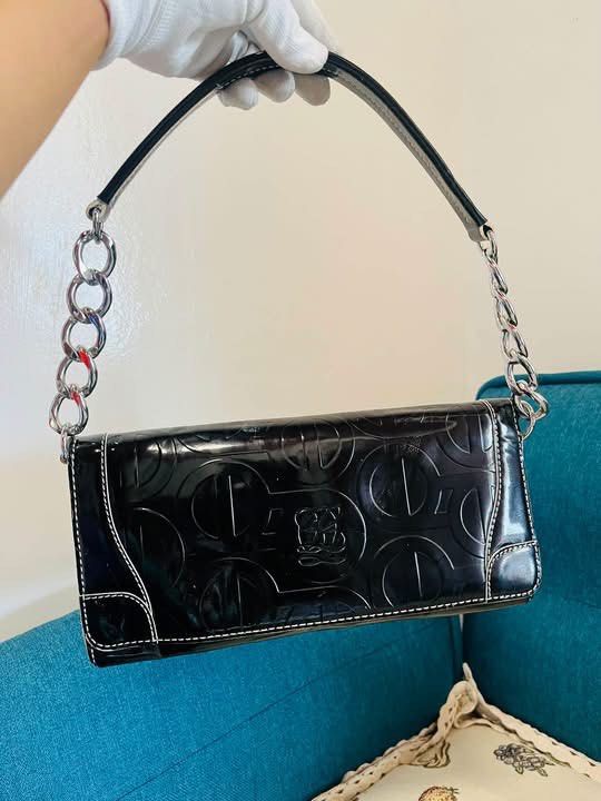 LOUIS QUATORZE KILI BAG (Category: Luxury Bags & Wallets) located in Tacurong. Submitted by pearlitas_ukay (Listing ID 1462050116, Image 1). Description: LOUIS QUATORZE CHAIN KILI BAG •excellent •small •Guaranteed Durable 📌Thrifted • UkayUkay.