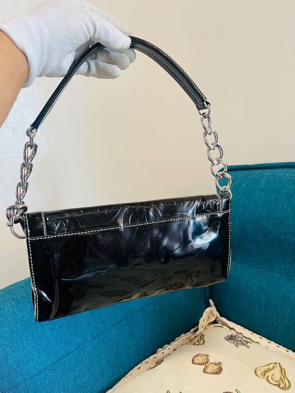 LOUIS QUATORZE KILI BAG (Category: Luxury Bags & Wallets) located in Tacurong. Submitted by pearlitas_ukay (Listing ID 1462050116, Image 2). Description: LOUIS QUATORZE CHAIN KILI BAG •excellent •small •Guaranteed Durable 📌Thrifted • UkayUkay.