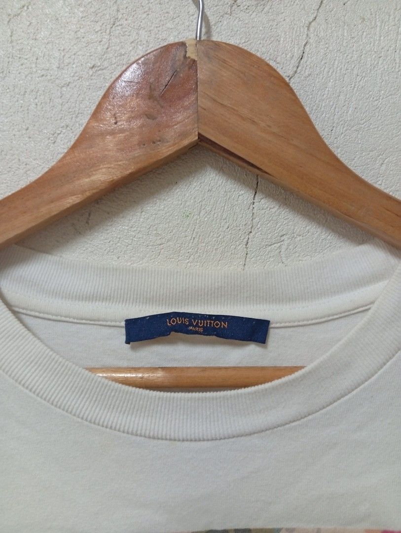 Louis Vuitton (Category: Tshirts & Polo Shirts ) located in Manila. Submitted by jaylordfermilan (Listing ID 1462117606, Image 2). Description: Cr:10/10 Dimes: 23x28 No issue as new condition.