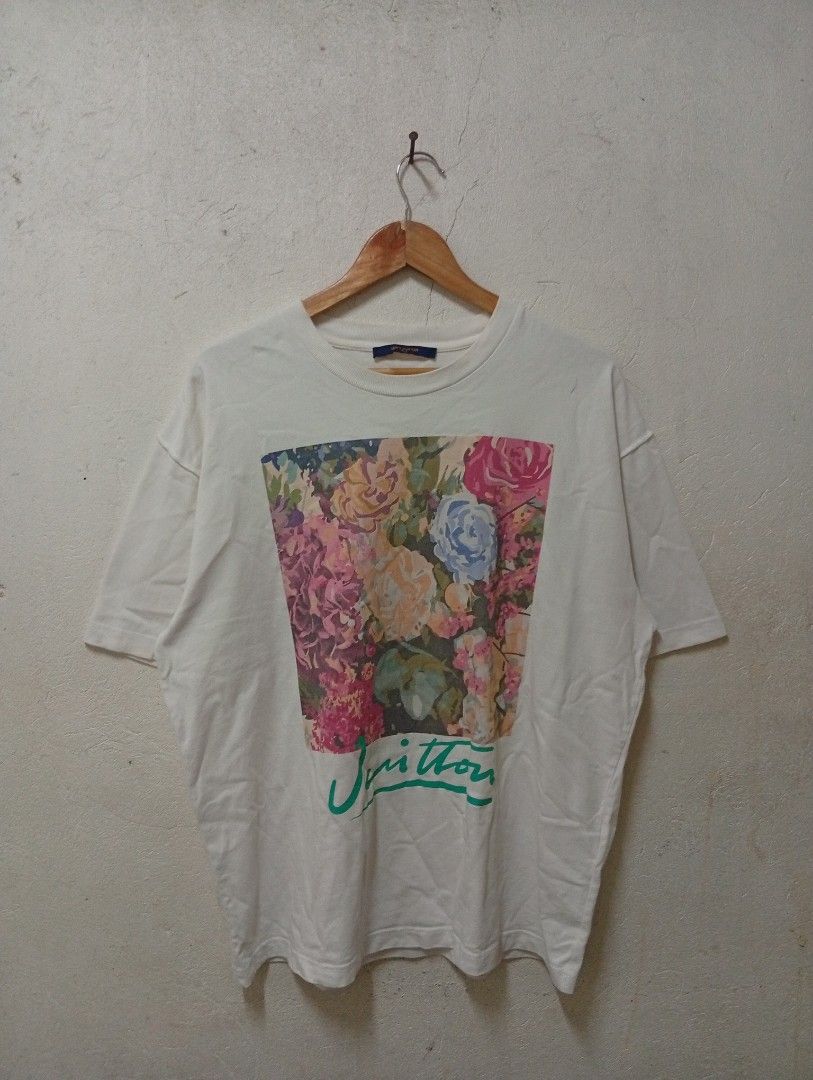 Louis Vuitton (Category: Tshirts & Polo Shirts ) located in Manila. Submitted by jaylordfermilan (Listing ID 1462117606, Image 1). Description: Cr:10/10 Dimes: 23x28 No issue as new condition.
