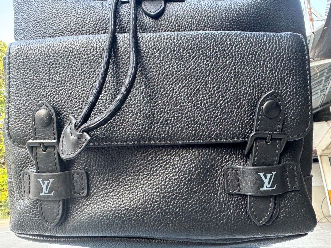 Louis Vuitton Christopher Slim Backpack (Category: Backpacks) located in Alburquerque. Submitted by boting14 (Listing ID 1462044072, Image 2). Description: No issue galing (UAE).
