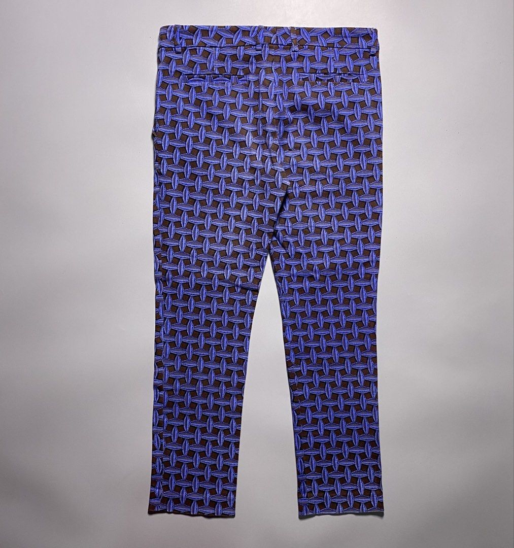 Louis Vuitton Geometric Patterned Trouser (Category: Luxury Accessories) located in Bacolod City. Submitted by quiarakazelxx (Listing ID 1462225412, Image 2). Description: Size: 40 on tag •Medium fit Waist: 32 Length: 35 Flaws: None •Click each photo to appreciate the item Pm for more details📩 .