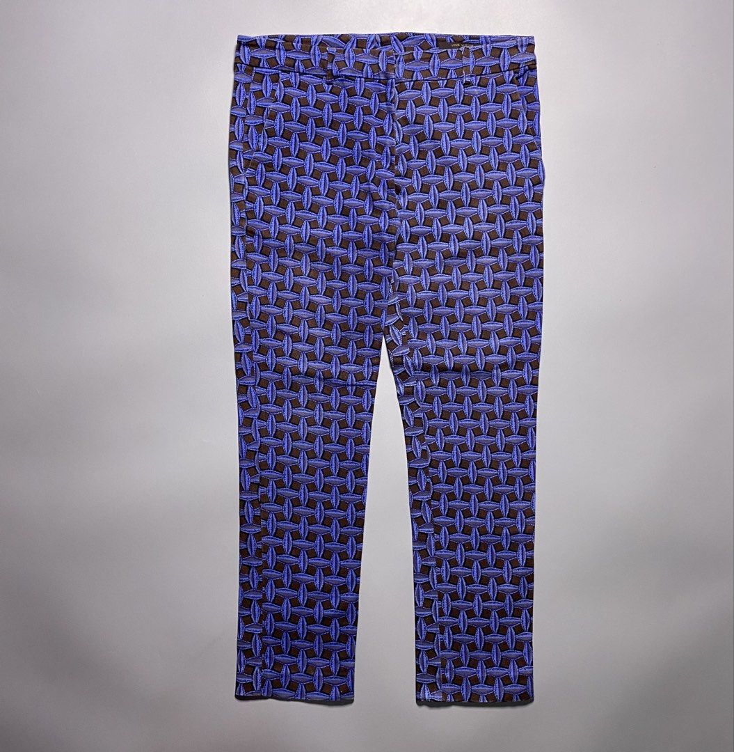Louis Vuitton Geometric Patterned Trouser (Category: Luxury Accessories) located in Bacolod City. Submitted by quiarakazelxx (Listing ID 1462225412, Image 1). Description: Size: 40 on tag •Medium fit Waist: 32 Length: 35 Flaws: None •Click each photo to appreciate the item Pm for more details📩 .