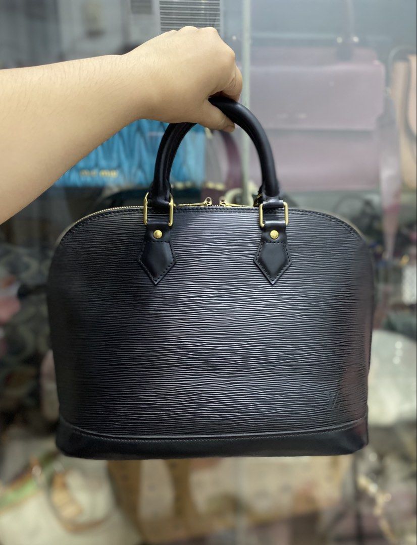 LOUIS VUITTON LV epi alma (Category: Announcements) located in San Mateo. Submitted by kluxuryy (Listing ID 1462091285, Image 1). Description: OFFER YOUR PRICE NEGOTIABLE Auth💯.