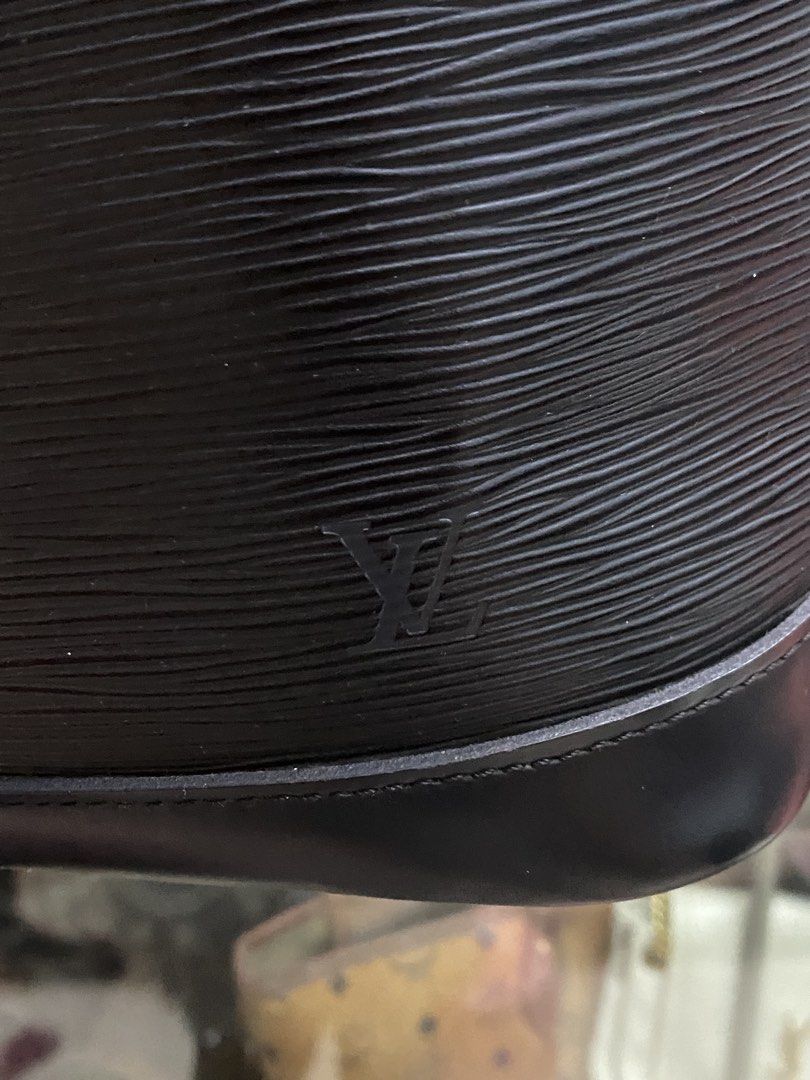 LOUIS VUITTON LV epi alma (Category: Announcements) located in San Mateo. Submitted by kluxuryy (Listing ID 1462091285, Image 2). Description: OFFER YOUR PRICE NEGOTIABLE Auth💯.