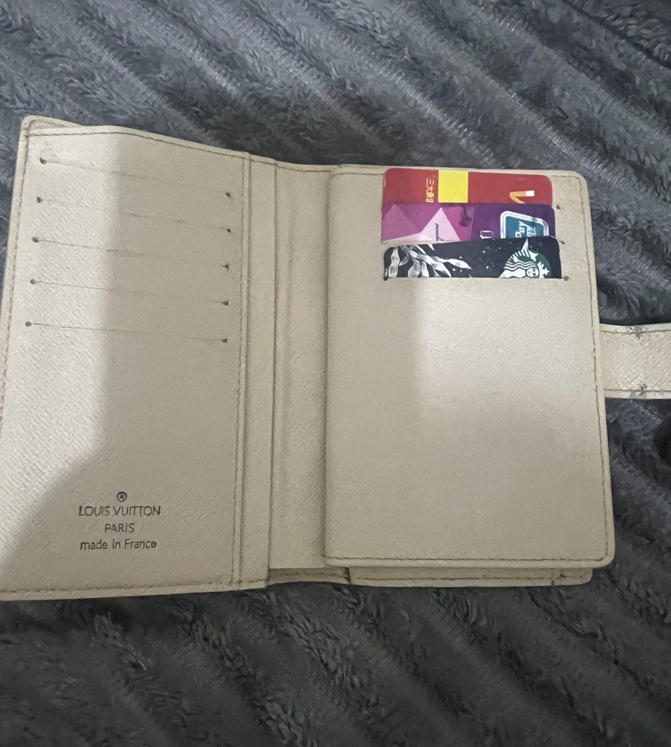 Louis Vuitton wallet (Category: Wallets & Card holders) located in Valenzuela. Submitted by dianzskiyo (Listing ID 1462182501, Image 3). Description: 📍SELF - AUTHENTICATION📍 LOCATION : VALENZUELA 🎀AVAILABLE! SOLD ITEMS ARE MARKED OR DELETED🎀 Preloved 📍 what you see is what you get 📍 Managed ur expectation - this is preloved 📍 Slightly negotiable 📍 All details were already posted (pls check photos para iwas sa redundant na tanong 😉) 📍 Co