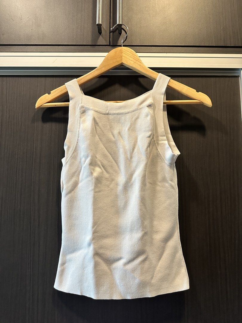 Love Bonito White Ribbed Tank Top (Category: Sleeveless) located in Manila. Submitted by cnik8 (Listing ID 1462109631, Image 1). Description: - Brand: Love, Bonito - Color: White - Material: Ribbed fabric - Neckline: Square - Straps: Thick -Sleeveless.