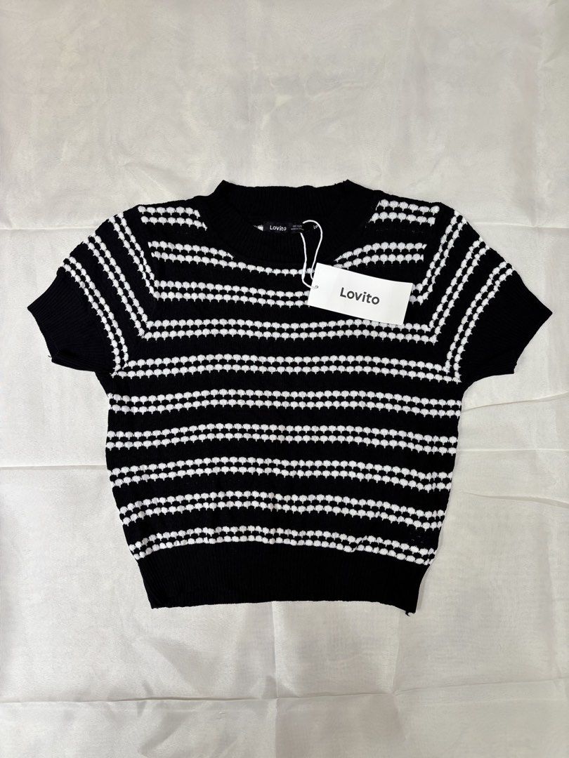 LOVITO BLACK TOP (Category: Blouses) located in Batangas. Submitted by nishiaoui_04 (Listing ID 1462142632, Image 1). Description: Condition: Good condition 📌 No visible major stains or damage 📌 Actual item is shown in the photos 📌 Size Xs - Small 📌 Brand New (never been worn w tag) 📌 Lovito Brand 💌 Message me for measurements or additional photos! RFS: decluttering / no longer used.